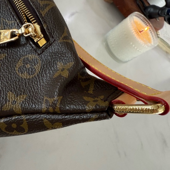 Brown flower Monogram Women's crossbody bag - Picture 9 of 12